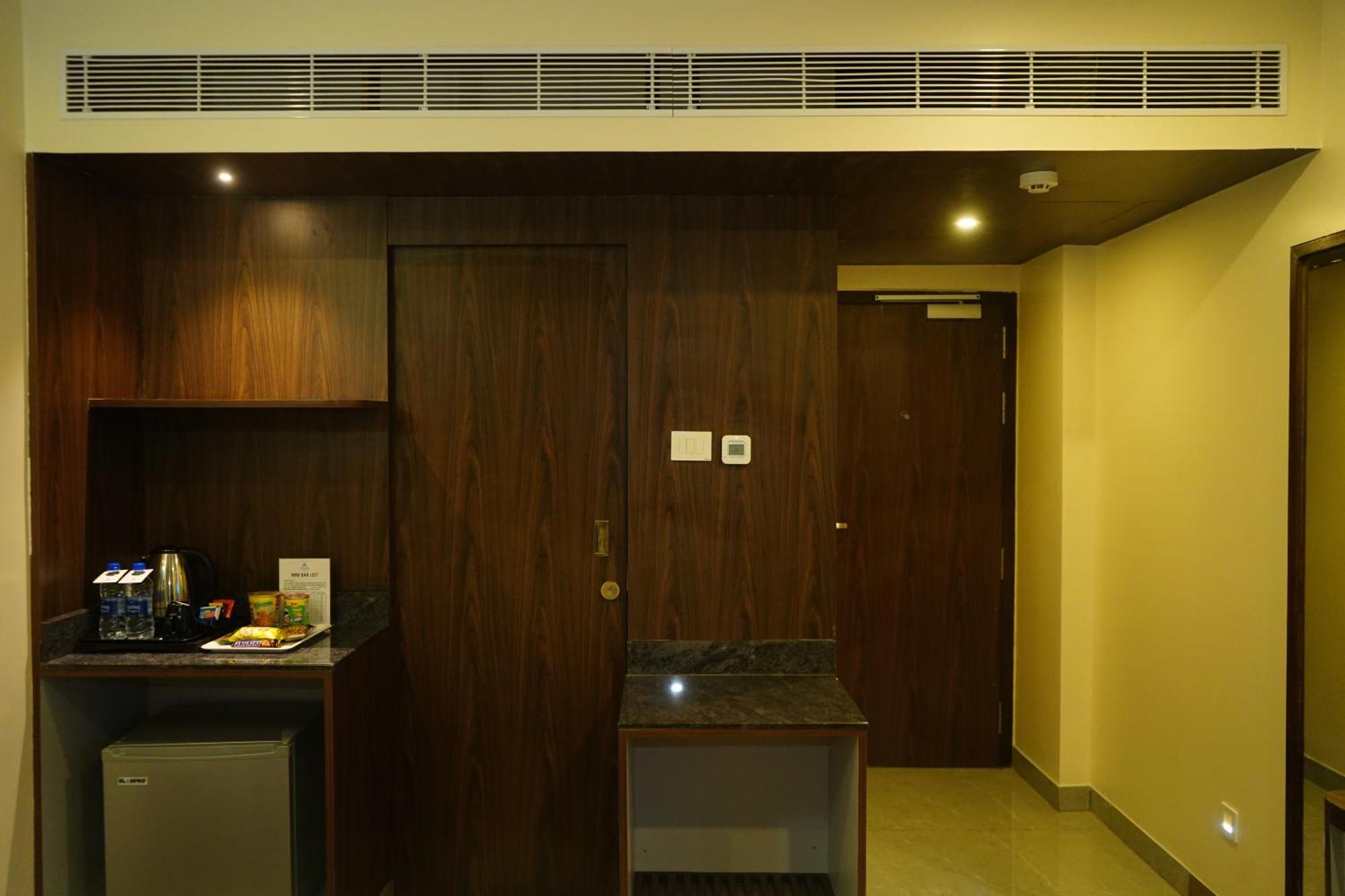 Jaag Hotel Chennai Extérieur photo
